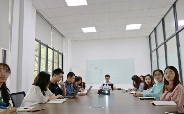 項目咨詢人個中滋味，高峰期這樣就位-985、211碩士團隊對接「智為銘略」